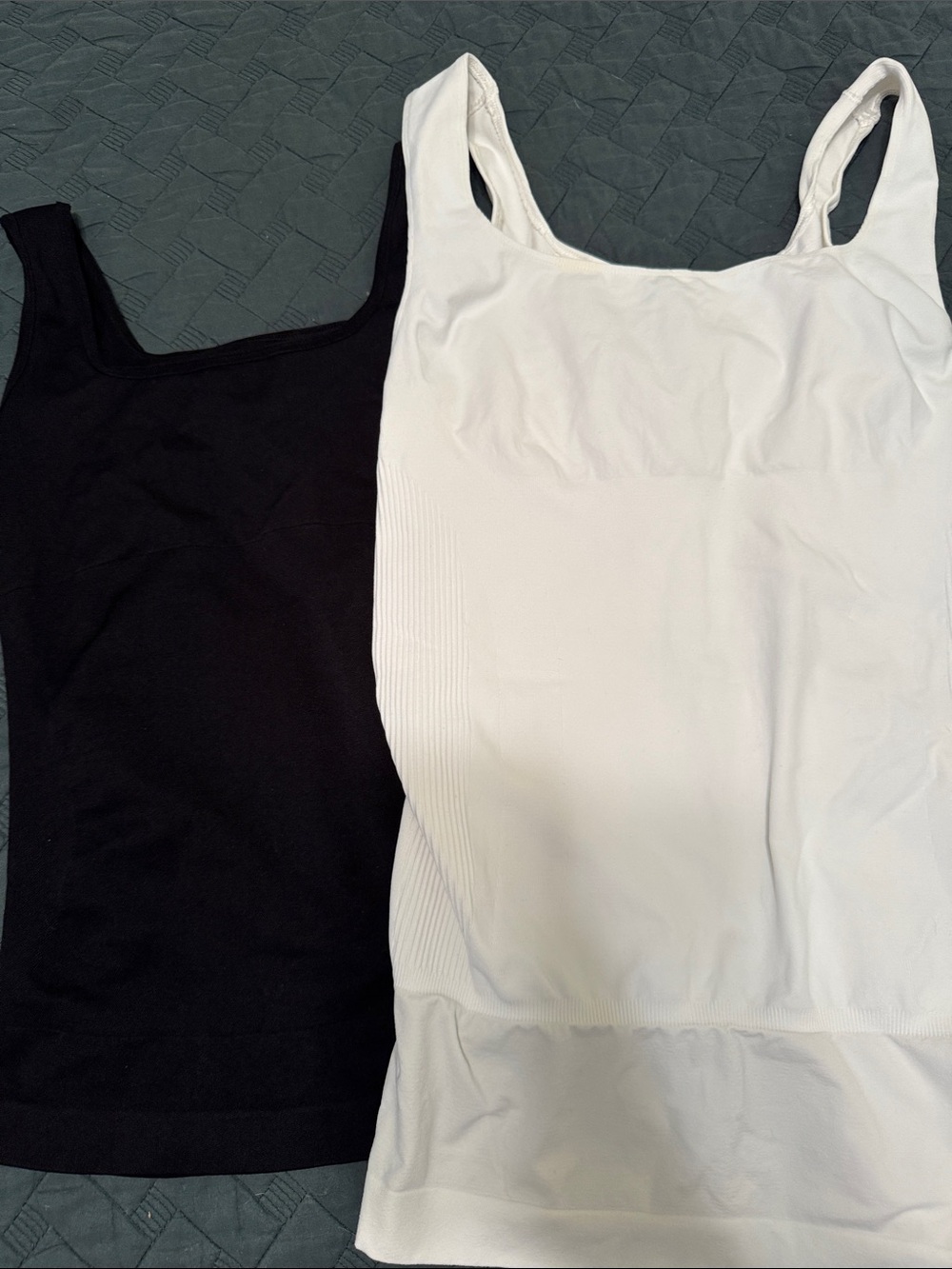 Postpartum Seamless Tank Top Duo - Black & White